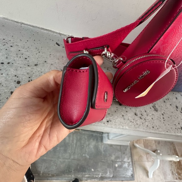 Michael Kors Jet Set Ombré Logo Crossbody Bag with Case for Apple Airpods Pro® - Picture 11 of 17